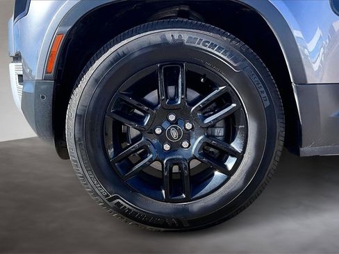 Used 2024 Land Rover Defender 110 S image 8