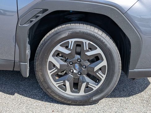 Certified 2025 Subaru Forester Premium AWD/4WD image 11
