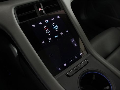 Certified 2025 Porsche Taycan Turbo image 18