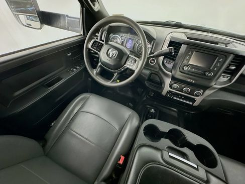 Used 2021 RAM 5500 Tradesman w/ Chrome Appearance Group AWD/4WD image 9