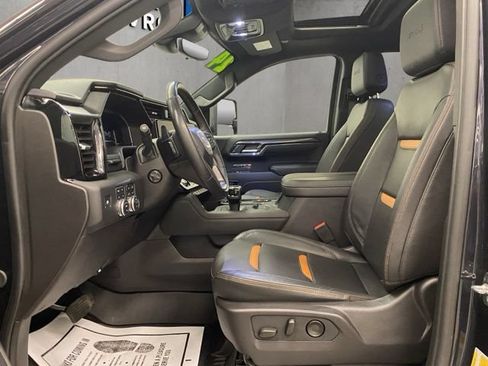 Used 2024 GMC Sierra 1500 AT4 w/ Technology Package AWD/4WD image 8