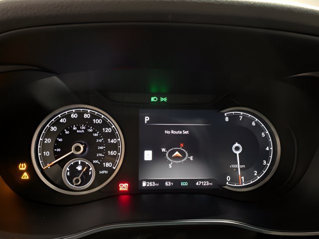 Used 2025 Genesis G70 2.5T AWD/4WD image 16