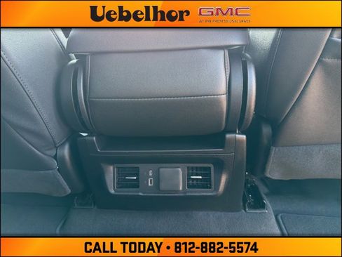 Used 2025 GMC Sierra 1500 SLT image 7