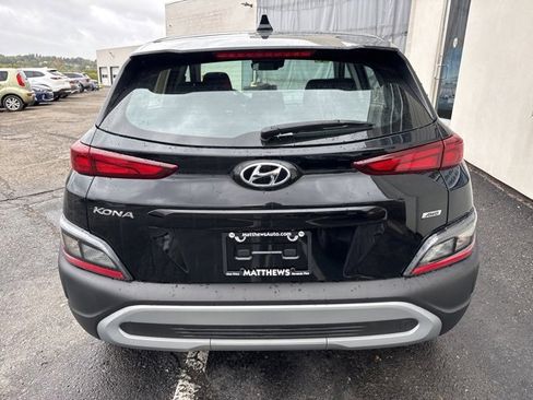 Used 2023 Hyundai Kona SE image 4