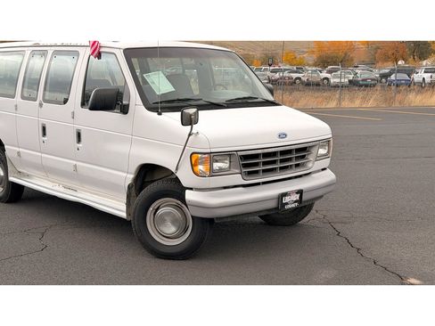 Used 1994 Ford E-350 and Econoline 350 Club Wagon image 2