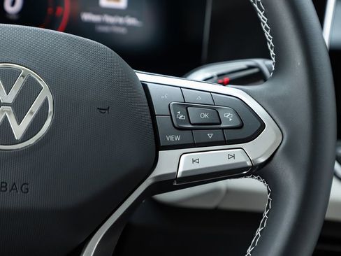 New 2026 Volkswagen Tiguan SE image 60