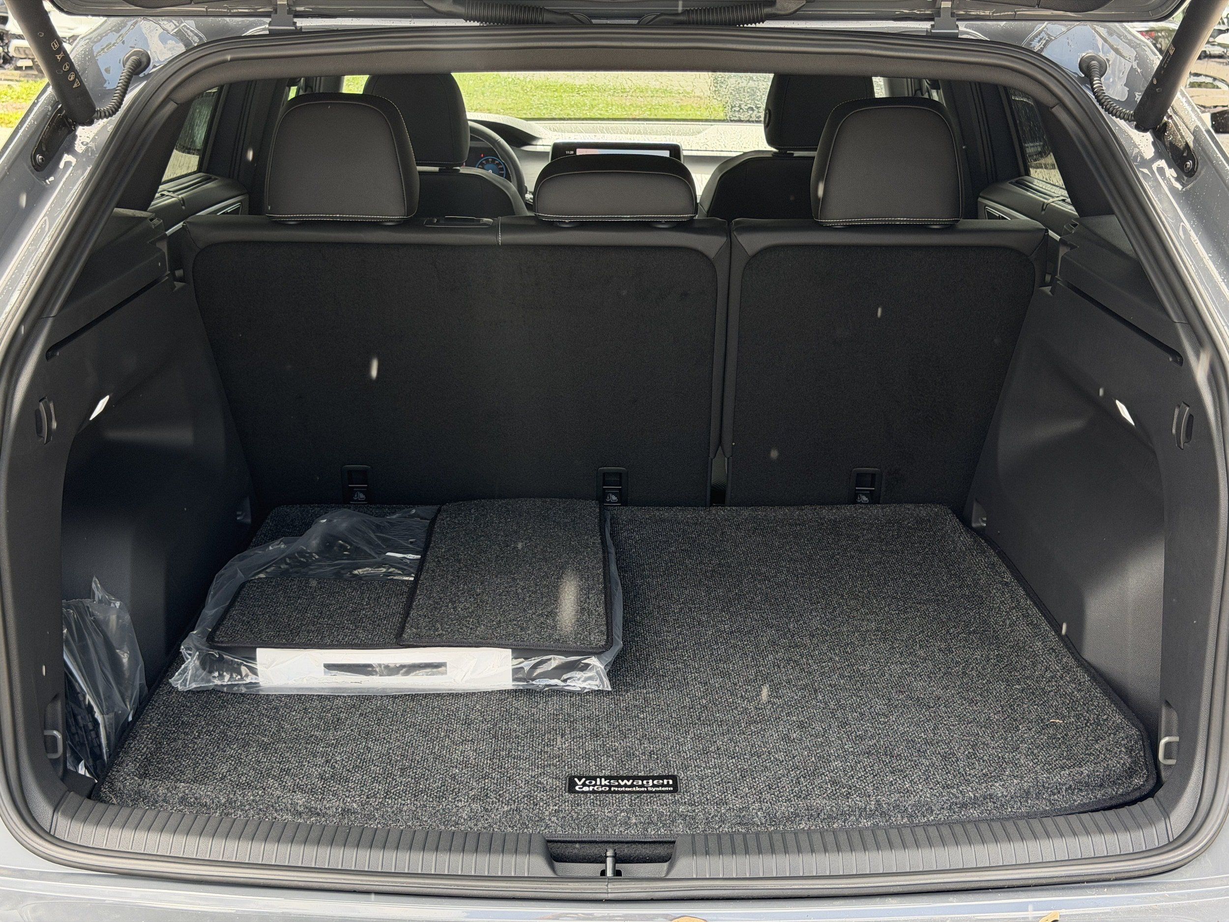 New 2026 Volkswagen Atlas Cross Sport SE FWD image 11