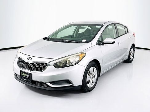 Used 2016 Kia Forte LX FWD image 3
