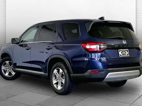 Used 2025 Honda Pilot EX-L image 11