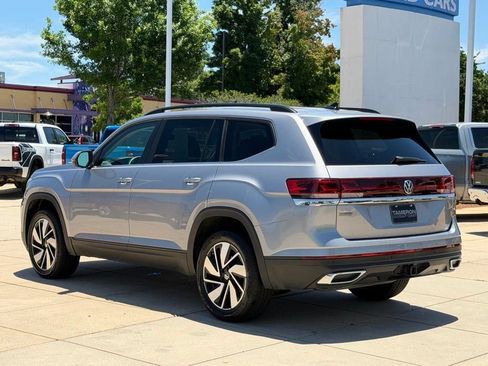 Used 2025 Volkswagen Atlas SE FWD image 5