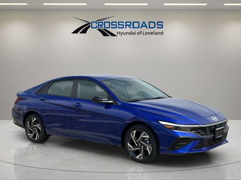 New 2025 Hyundai Elantra SEL image 3