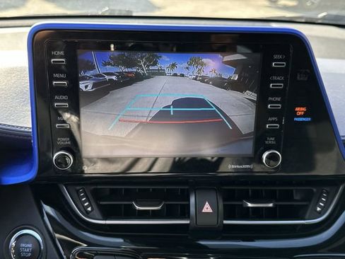 Used 2021 Toyota C-HR XLE image 24