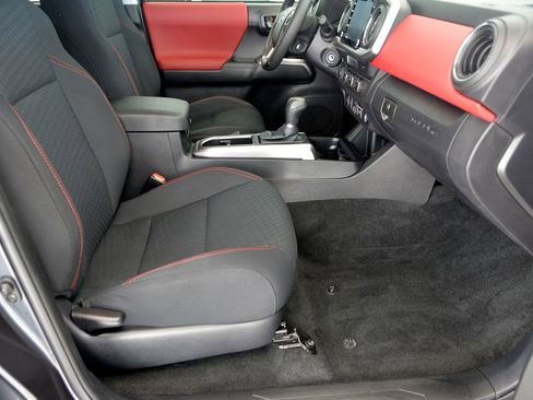 Used 2022 Toyota Tacoma SR5 image 30