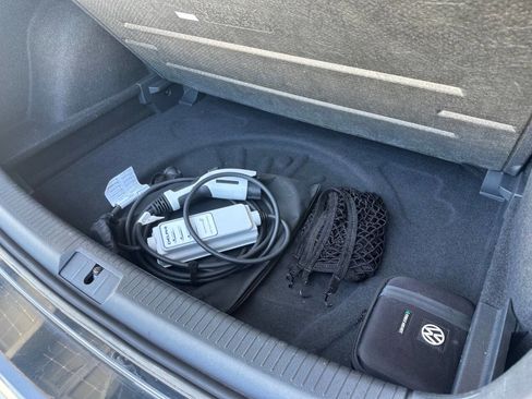 Used 2019 Volkswagen e-Golf SEL Premium image 20