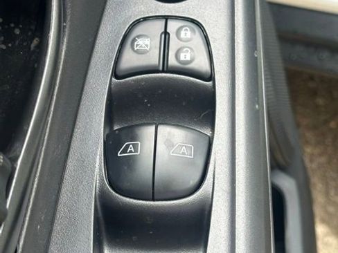 New 2025 Nissan Kicks Play S image 14