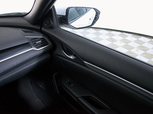 Used 2019 Honda Civic Sport image 25