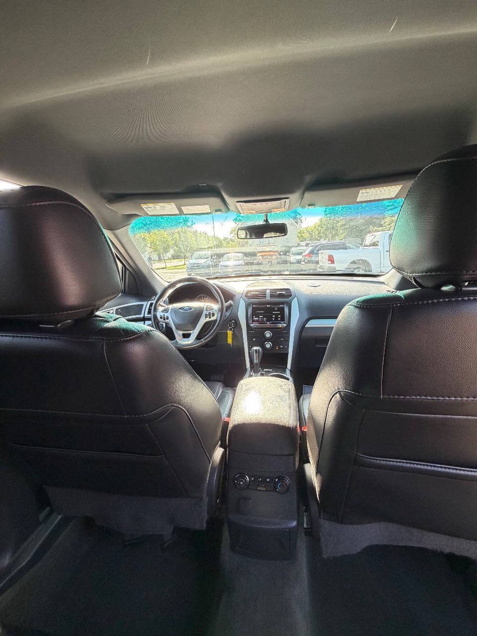 Used 2014 Ford Explorer XLT w/ Equipment Group 202A FWD image 35