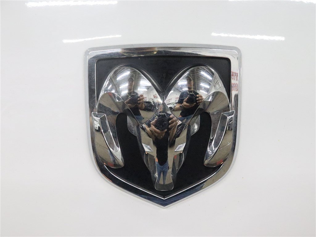 Used 2018 RAM 1500 Laramie w/ Convenience Group AWD/4WD image 11