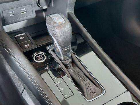 Used 2024 Nissan Kicks SV image 24