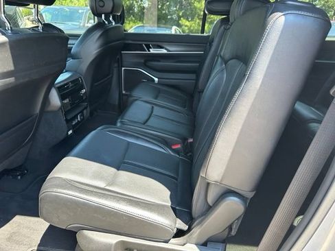 Used 2024 Jeep Wagoneer L Series II w/ Flexible Seating Group AWD/4WD image 14