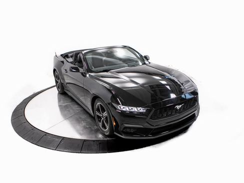 Used 2024 Ford Mustang Convertible image 33
