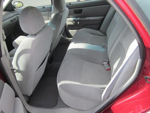 Used 2005 Ford Taurus SE image 12