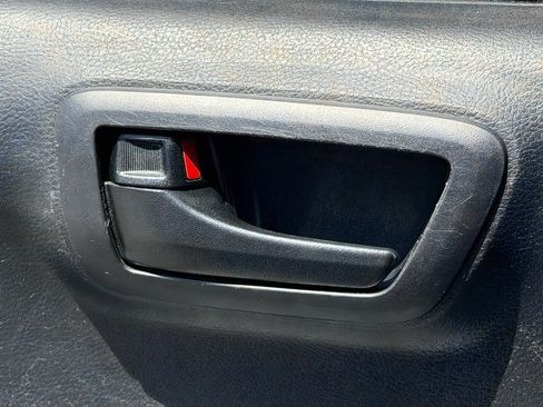Used 2020 Toyota Tacoma SR RWD image 17