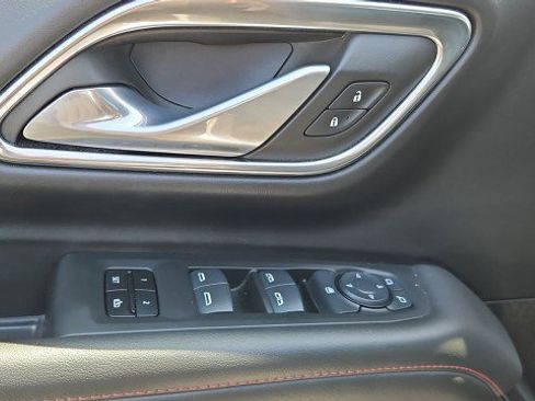 Used 2024 Chevrolet Suburban RST RWD image 22