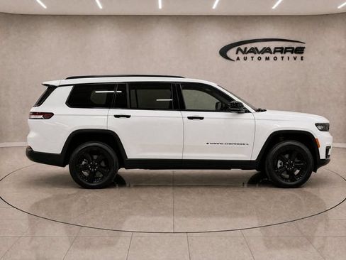 Used 2025 Jeep Grand Cherokee L Limited w/ Black Appearance Package RWD image 8