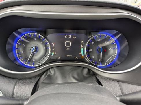 Used 2024 Chrysler Pacifica Touring-L FWD image 29