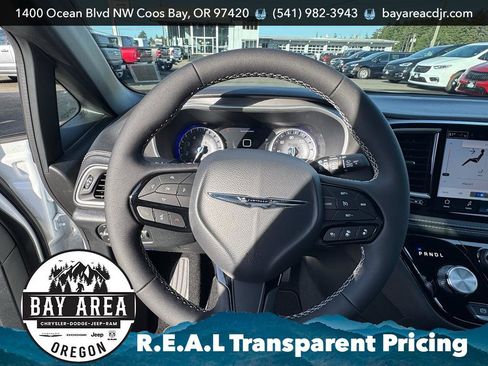New 2026 Chrysler Pacifica Select w/ S Appearance Package FWD image 23