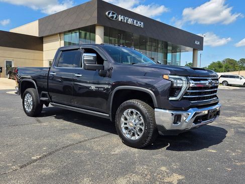 Used 2024 Chevrolet Silverado 2500 LTZ w/ LTZ Premium Package AWD/4WD image 1