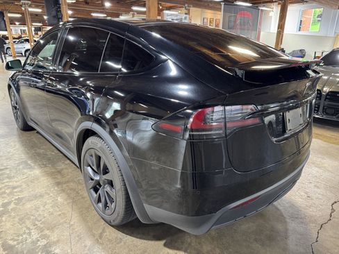 Used 2022 Tesla Model X image 4