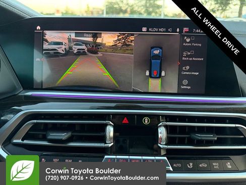 Used 2021 BMW X7 M50i w/ Cold Weather Package AWD/4WD image 32