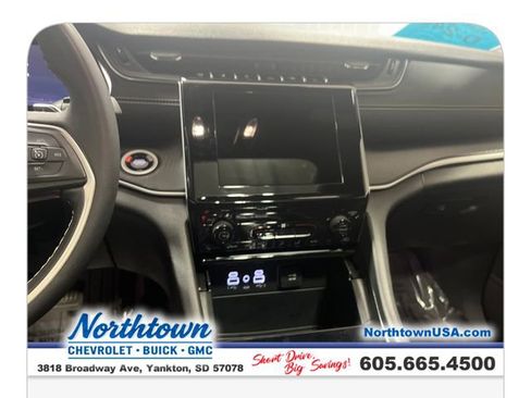 Used 2024 Jeep Grand Cherokee L Laredo AWD/4WD image 17