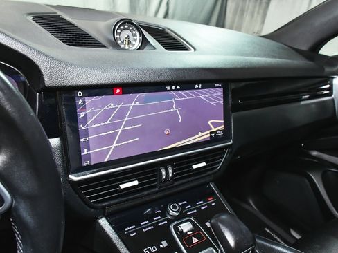 Used 2020 Porsche Cayenne E-Hybrid image 44