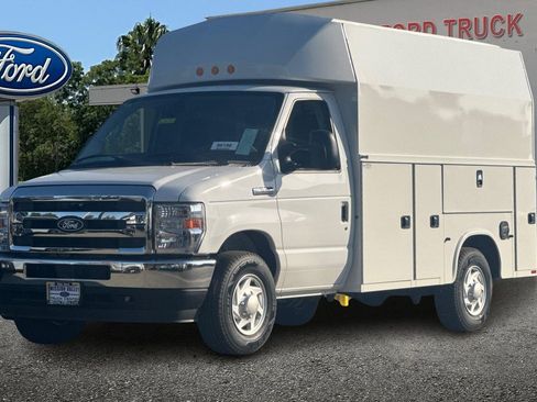 New 2026 Ford E-350 and Econoline 350 Super Duty w/ Power Equipment Group image 8