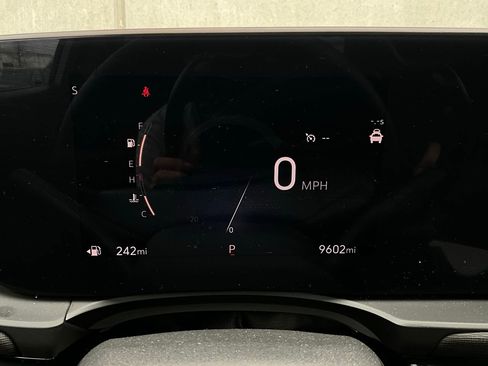 Used 2025 Buick Envista Sport Touring image 36