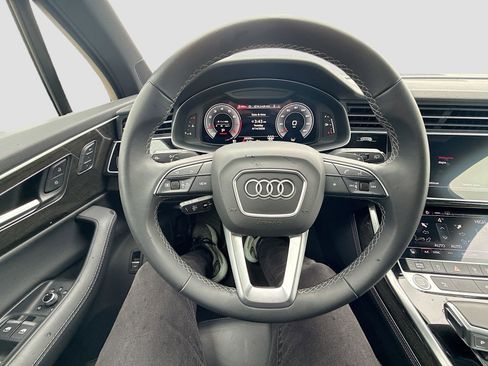 Used 2025 Audi Q7 3.0T Premium Plus image 11