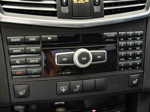 Used 2012 Mercedes-Benz E 350 4MATIC Sedan image 39