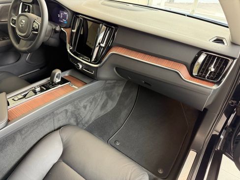 Certified 2024 Volvo V60 B5 Cross Country Plus w/ Protection Package Premier AWD/4WD image 23