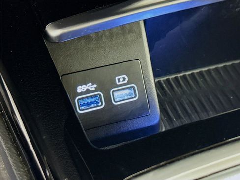 Used 2023 Genesis G80 2.5T image 17