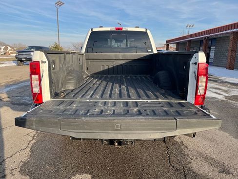 Used 2022 Ford F250 Lariat w/ Chrome Package image 12