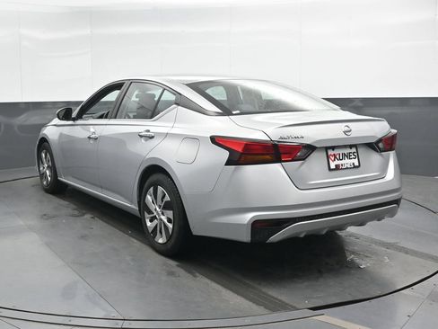 Used 2021 Nissan Altima 2.5 S FWD image 9