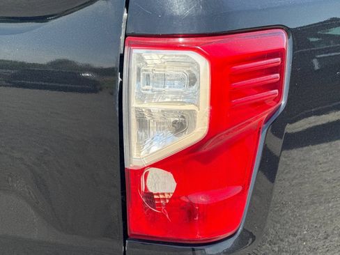 Used 2017 Nissan Titan SL AWD/4WD image 50