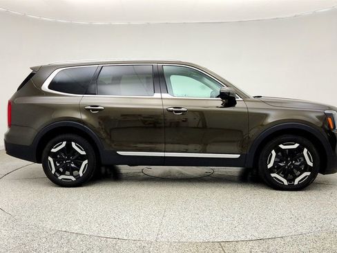 Used 2024 Kia Telluride S w/ S Sunroof Package AWD/4WD image 4