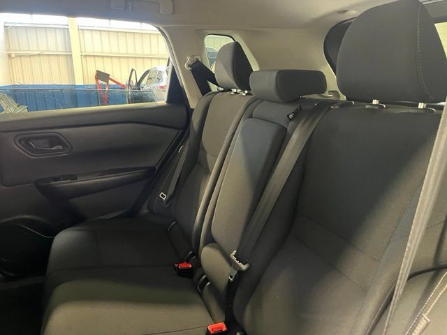 Used 2024 Nissan Rogue S AWD/4WD image 19
