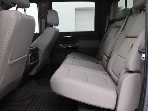 Used 2021 Chevrolet Silverado 2500 LTZ w/ LTZ Convenience Package AWD/4WD image 9