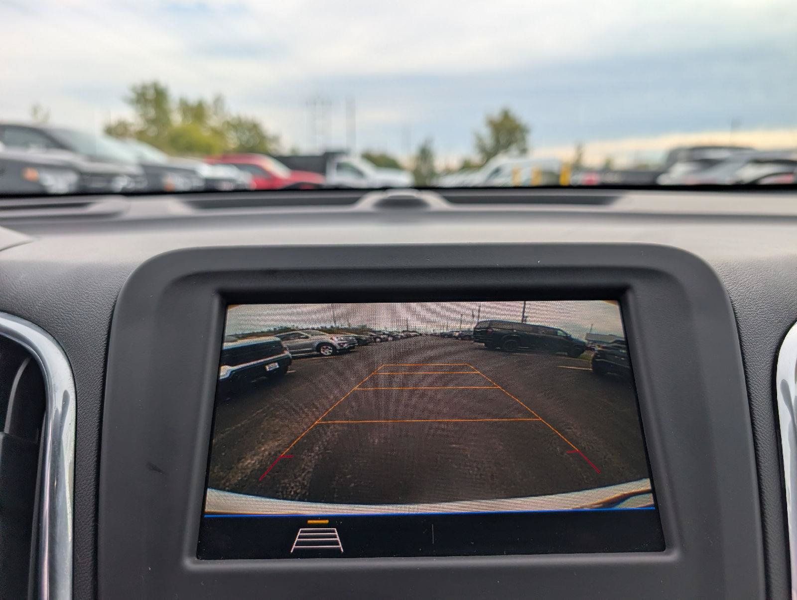 Used 2021 Chevrolet Equinox LS AWD/4WD image 16