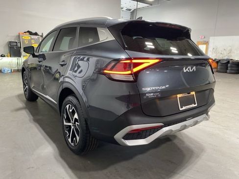 Used 2023 Kia Sportage EX image 4